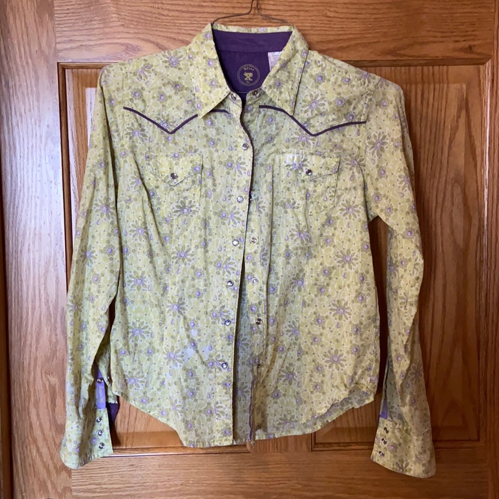 Twenty X long sleeve shirt, only worn once, small